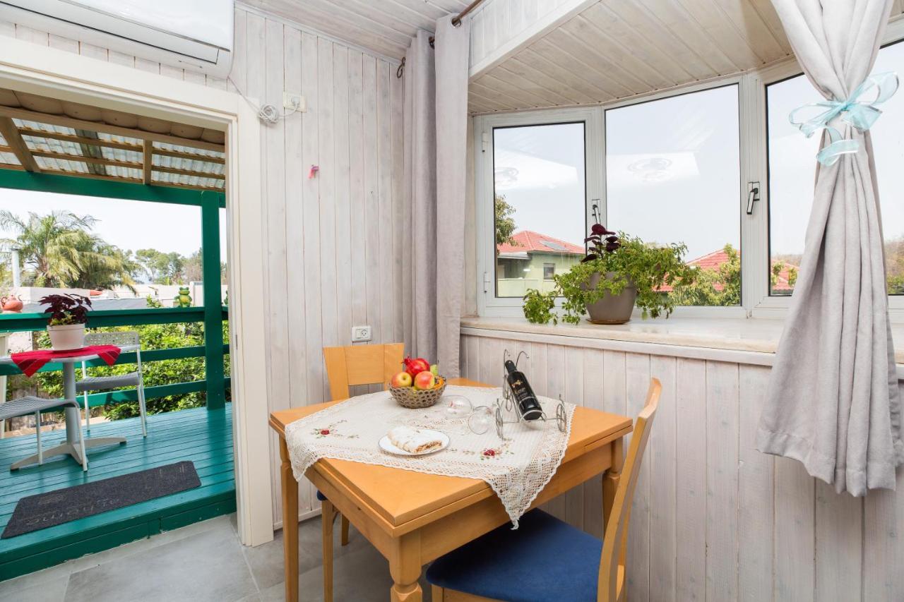 Leyad Hashmura Lodging Yesod Hamaala Exterior foto