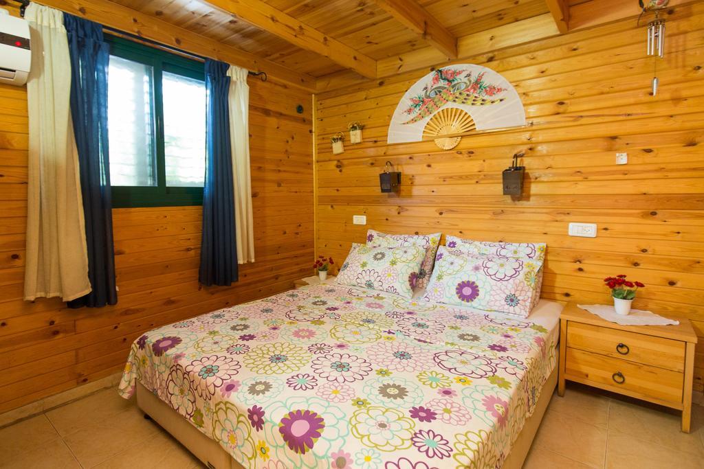 Leyad Hashmura Lodging Yesod Hamaala Exterior foto