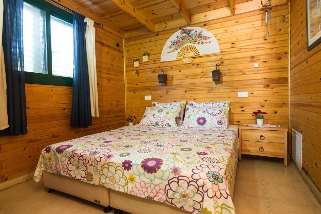 Leyad Hashmura Lodging Yesod Hamaala Exterior foto