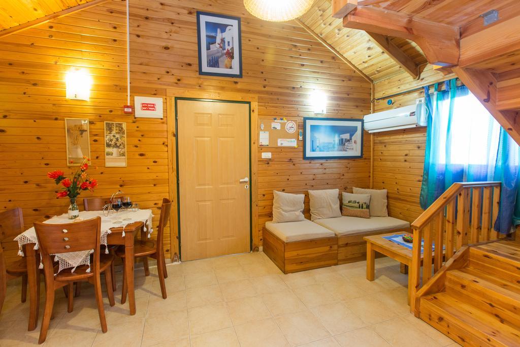 Leyad Hashmura Lodging Yesod Hamaala Exterior foto