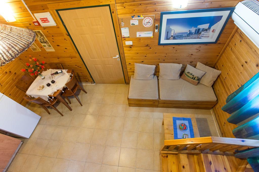 Leyad Hashmura Lodging Yesod Hamaala Exterior foto