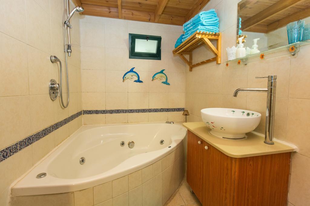 Leyad Hashmura Lodging Yesod Hamaala Exterior foto