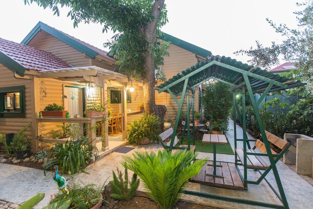 Leyad Hashmura Lodging Yesod Hamaala Exterior foto