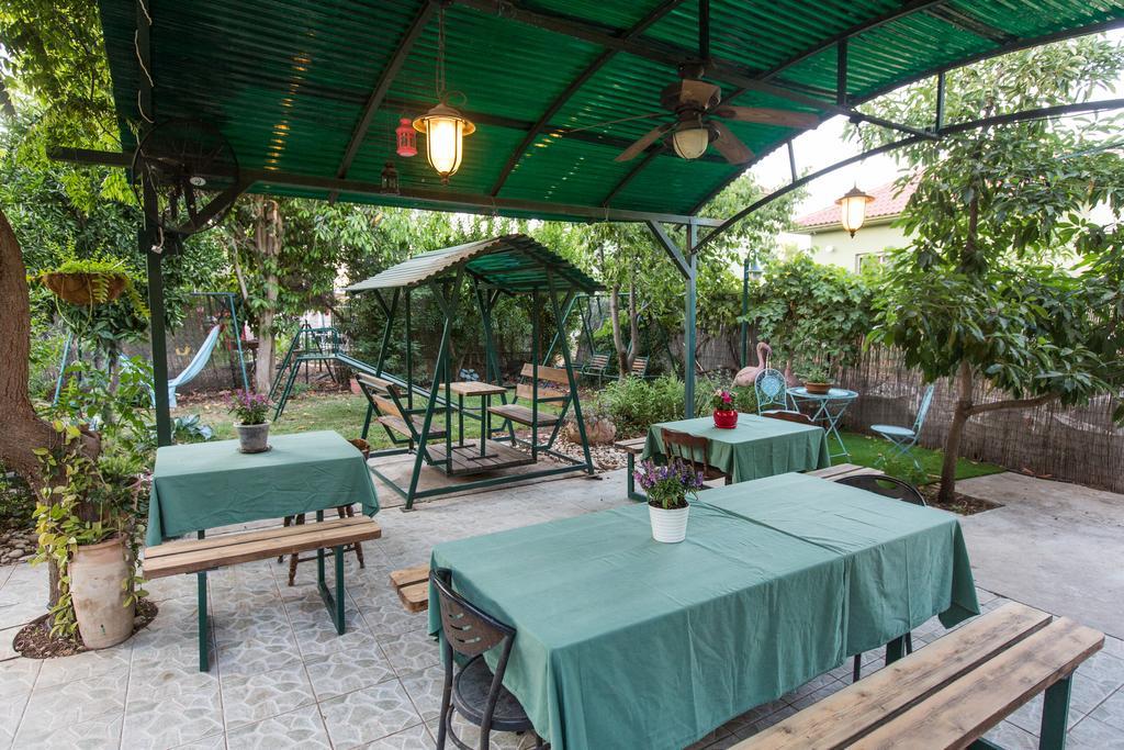 Leyad Hashmura Lodging Yesod Hamaala Exterior foto